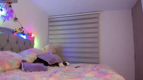 Snapshot of liahkimi chatting on 02.12.26 Lia online show from 02.12.26