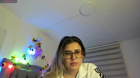 Snapshot of liahkimi chatting on 02.16.26 Lia online show from 02.16.26