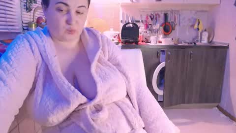 miss Lia  colection for travel online show from 02.03.25