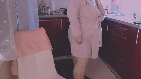 Snapshot of liahsofty chatting on 04.04.26 miss Lia colection for travel online show from 04.04.26