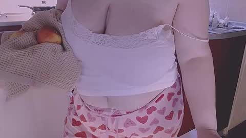 Snapshot of liahsofty chatting on 04.11.26 miss Lia colection for travel online show from 04.11.26