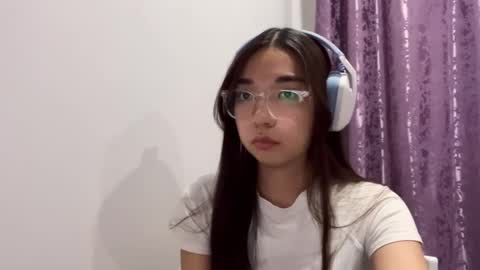 Snapshot of liaisonx_rosa chatting on 11.24.25 liaisonx_rosa online show from 11.24.25