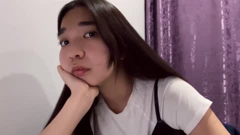 Snapshot of liaisonx_rosa chatting on 11.28.25 liaisonx_rosa online show from 11.28.25