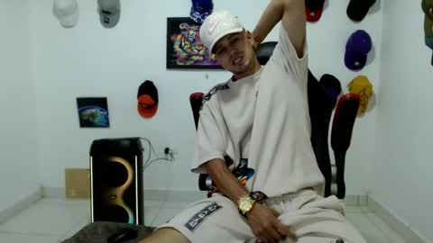 Snapshot of liam_andres12 chatting on 06.19.26 Andres online show from 06.19.26
