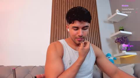 Snapshot of liam_colliins chatting on 03.01.25 Liam Collins online show from 03.01.25