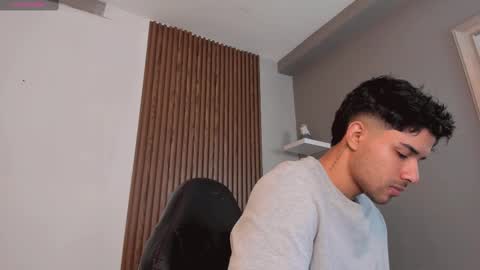 Snapshot of liam_colliins chatting on 03.04.25 Liam Collins online show from 03.04.25