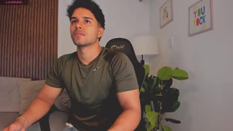 Snapshot of liam_colliins chatting on 10.03.25 Liam Collins online show from 10.03.25