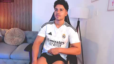 Snapshot of liam_colliins chatting on 10.12.25 Liam Collins online show from 10.12.25