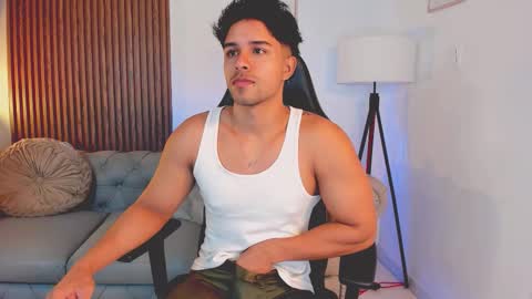 Snapshot of liam_colliins chatting on 10.20.25 Liam Collins online show from 10.20.25