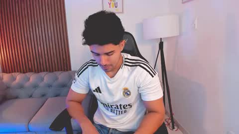 Snapshot of liam_colliins chatting on 10.22.25 Liam Collins online show from 10.22.25