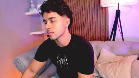 Snapshot of liam_colliins chatting on 11.24.25 Liam Collins online show from 11.24.25