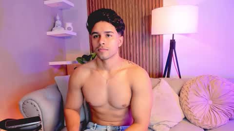 Snapshot of liam_colliins chatting on 11.26.25 Liam Collins online show from 11.26.25