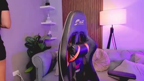 Snapshot of liam_colliins chatting on 11.30.25 Liam Collins online show from 11.30.25