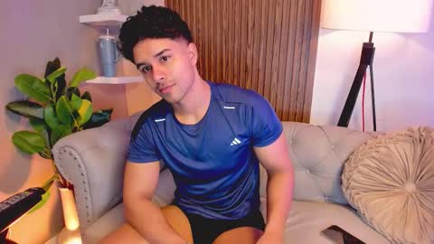 Snapshot of liam_colliins chatting on 12.03.25 Liam Collins online show from 12.03.25