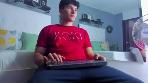 liam_conorr online show from 12.14.24