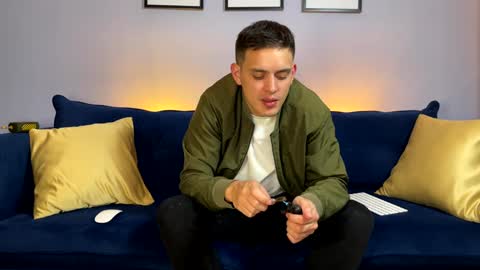 Snapshot of liam_enzho chatting on 01.14.25 Liam online show from 01.14.25