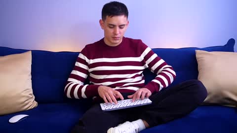 Snapshot of liam_enzho chatting on 01.16.25 Liam online show from 01.16.25