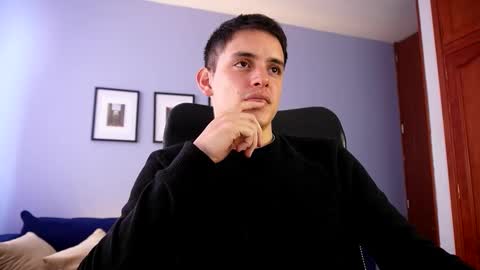 Snapshot of liam_enzho chatting on 02.14.25 Liam online show from 02.14.25