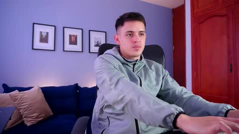 Snapshot of liam_enzho chatting on 02.26.25 Liam online show from 02.26.25