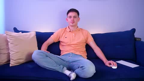 Snapshot of liam_enzho chatting on 02.28.25 Liam online show from 02.28.25