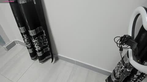 LIAM KLEIN online show from 01.21.25