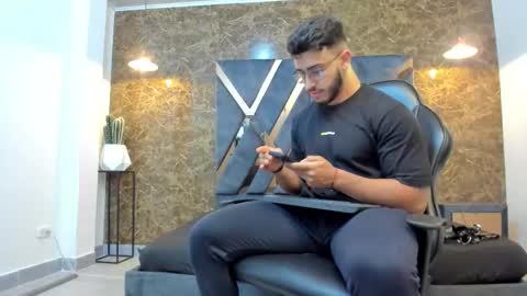 LIAM KLEIN online show from 09.15.25