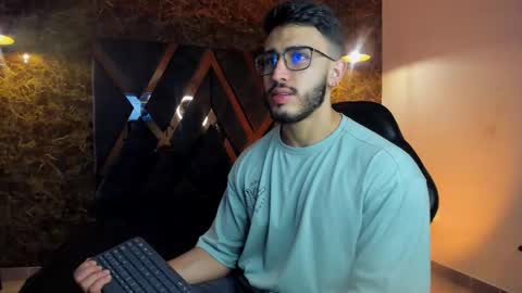 Snapshot of liam_kleiin chatting on 01.11.26 LIAM KLEIN online show from 01.11.26