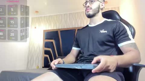 Snapshot of liam_kleiin chatting on 03.17.26 LIAM KLEIN online show from 03.17.26