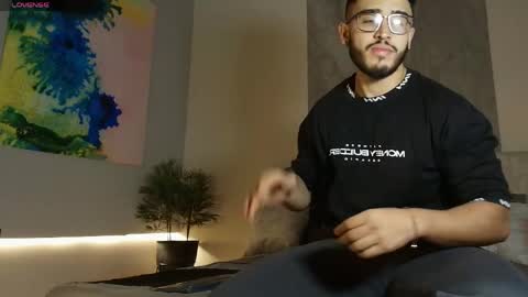 Snapshot of liam_kleiin chatting on 05.18.26 LIAM KLEIN online show from 05.18.26