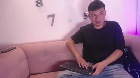 Snapshot of liam_sean chatting on 02.06.26 Liam online show from 02.06.26