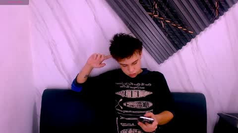 liam_york online show from 04.12.26