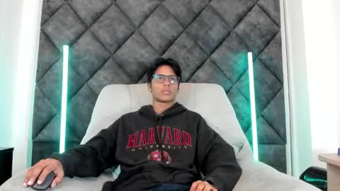 Liam twink big dick online show from 05.11.26