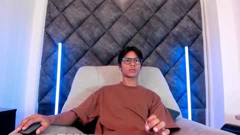 Liam twink big dick online show from 05.14.26