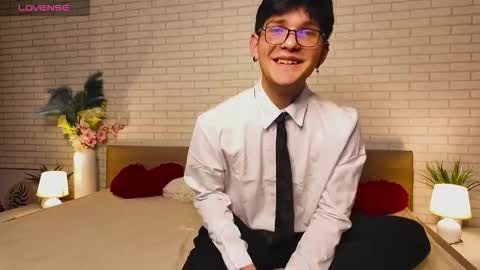 Snapshot of liamrivers chatting on 11.14.25 liamrivers online show from 11.14.25