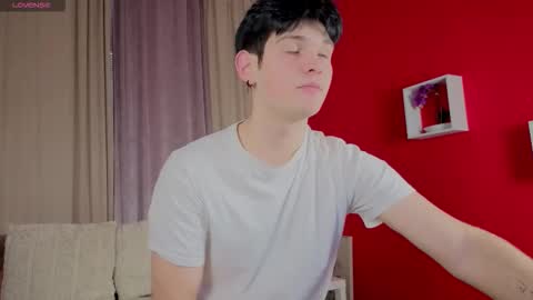 Snapshot of liamrivers chatting on 11.17.25 liamrivers online show from 11.17.25