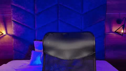 Liam Thunder online show from 10.28.25