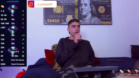 Snapshot of lian_23_ chatting on 12.04.24 online show from 12.04.24