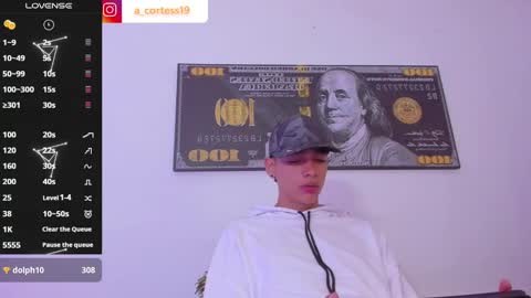 Snapshot of lian_23_ chatting on 12.23.24 online show from 12.23.24