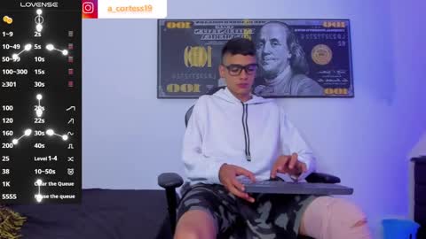 Snapshot of lian_23_ chatting on 01.01.25 online show from 01.01.25