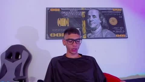 Snapshot of lian_23_ chatting on 02.11.25 online show from 02.11.25