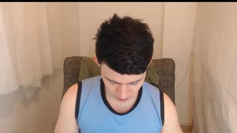 Snapshot of lian_eathan chatting on 12.20.25 lian_eathan online show from 12.20.25