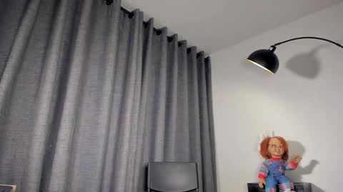 Snapshot of lianewhite chatting on 11.21.25 lianewhite online show from 11.21.25