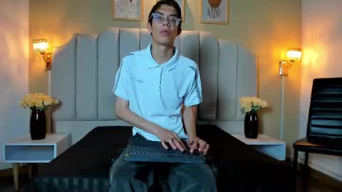 lianferrer_ online show from 08.08.26