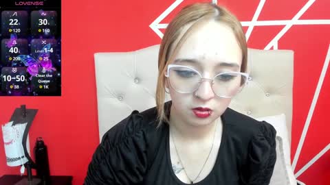 Lia Roberts online show from 12.26.24