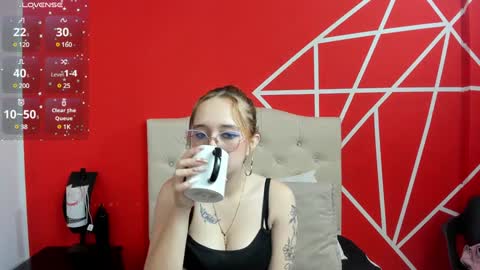 Lia Roberts online show from 01.11.25