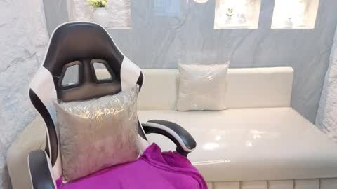 Online 800 to 1400 online show from 12.05.25