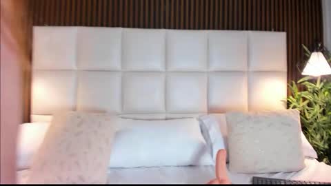  LIA TINK  online show from 11.22.25