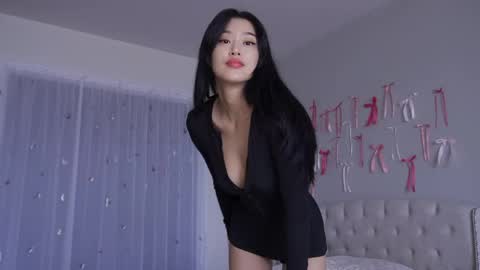 Lia online show from 05.17.26