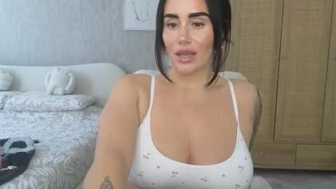 Snapshot of libbyloveheartx chatting on 10.27.25 Libby online show from 10.27.25