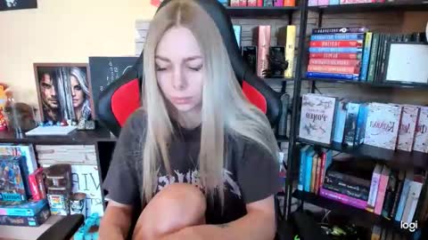 Anna online show from 04.18.26